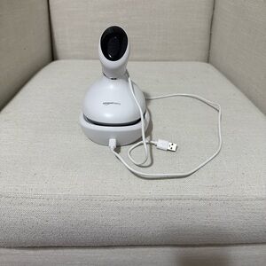 AmazonBasics White electric scalp massager with USB Cable